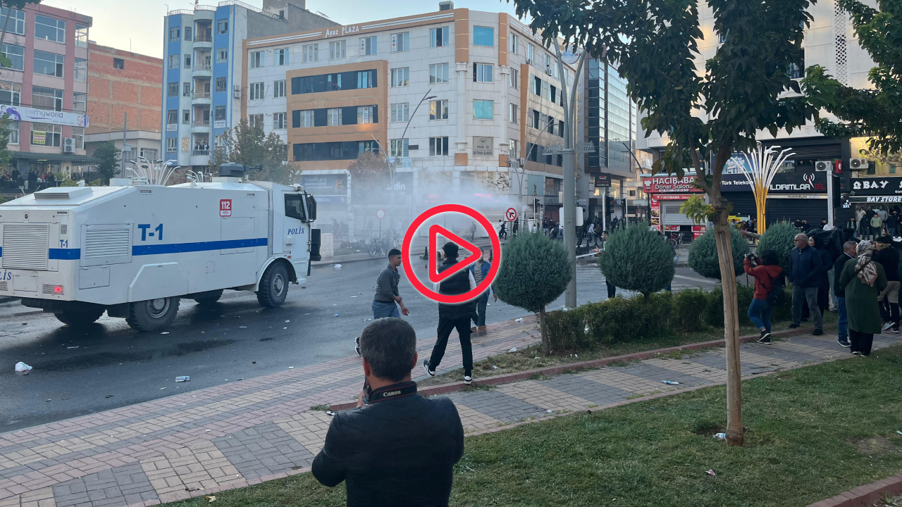 Batman'da kayyım protestosunda polis tazyikli su ve biber gazı sıktı