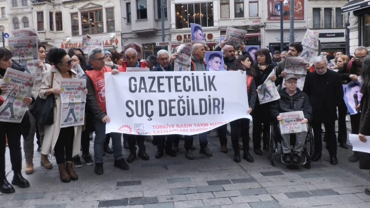 Gazetecilerden tutuklama ve baskılara karşı İstiklal'de eylem: 'Gazetecilik suç değildir'