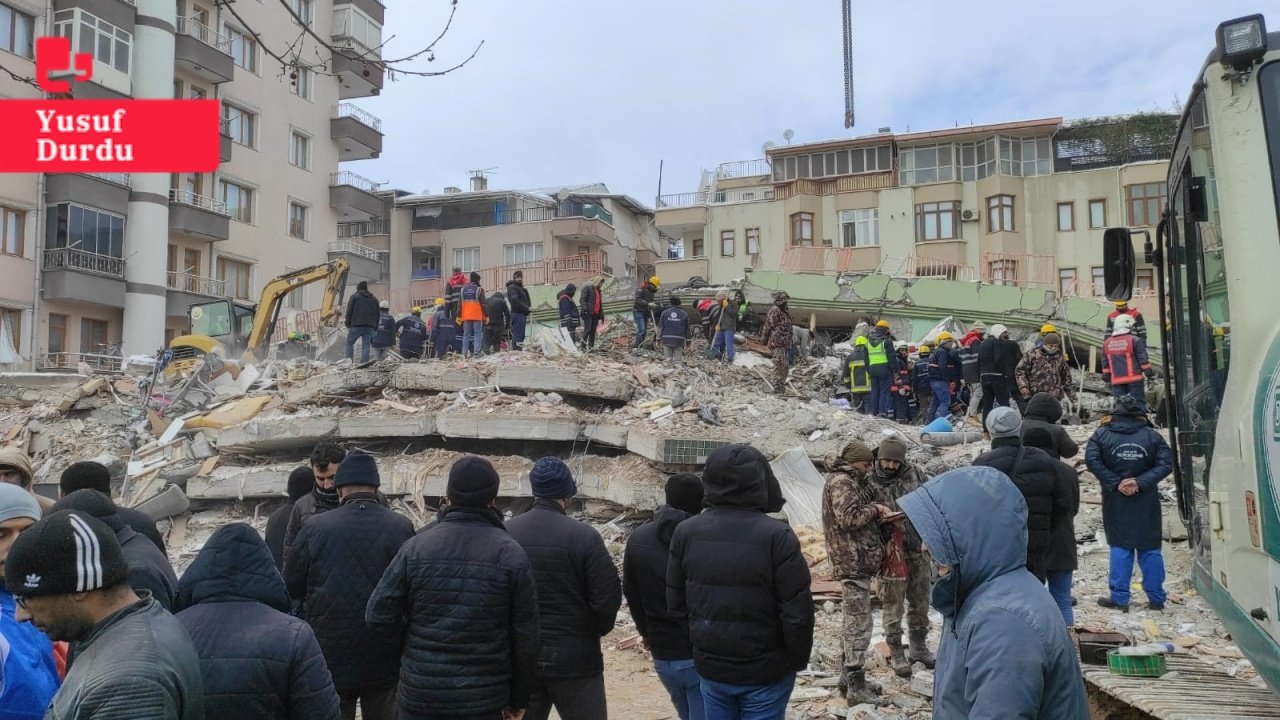 6 Şubat depremlerinde 78 kişi ölmüştü: Hakimbey Apartmanı'nın Elazığ depreminde hasar alıp almadığı sorulacak