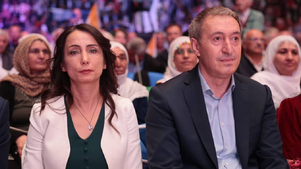 DEM Parti Eşgenel Başkanları: Barış diyenlerin cebinden kayyım çıkıyor