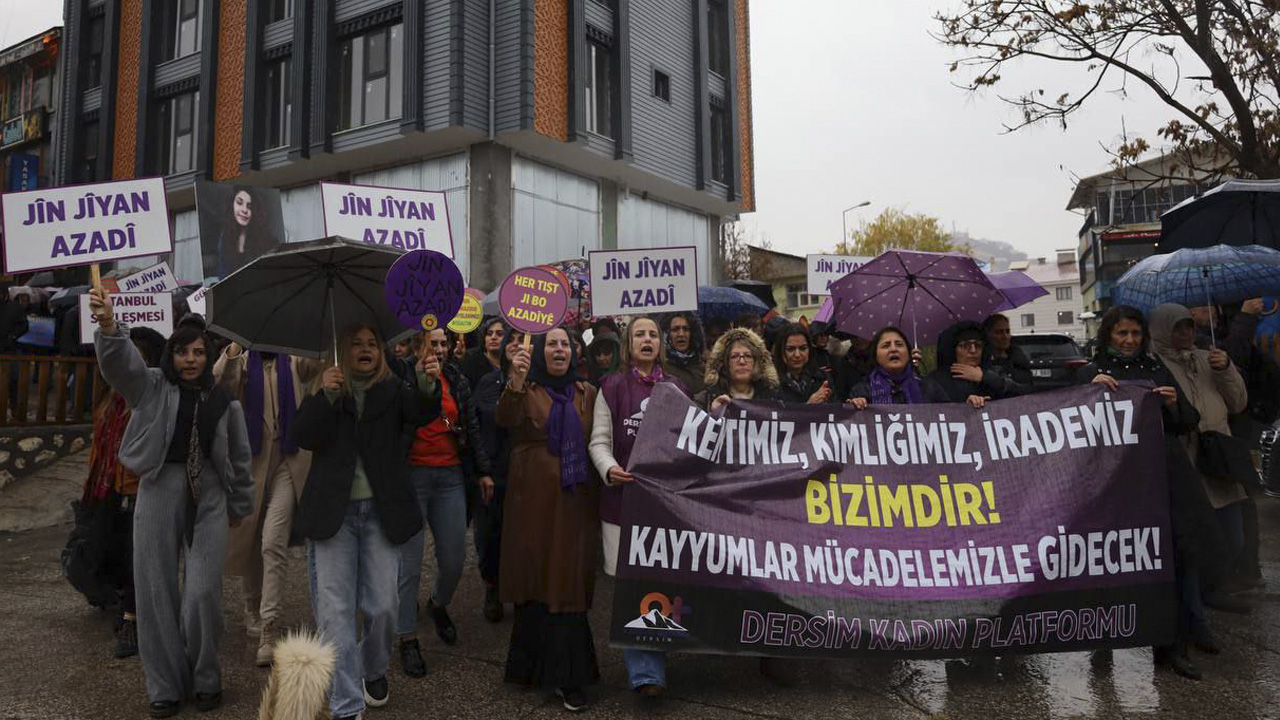 Dersim'de kadınlar kayyıma karşı yürüdü:  'Direnenler kazanacak'