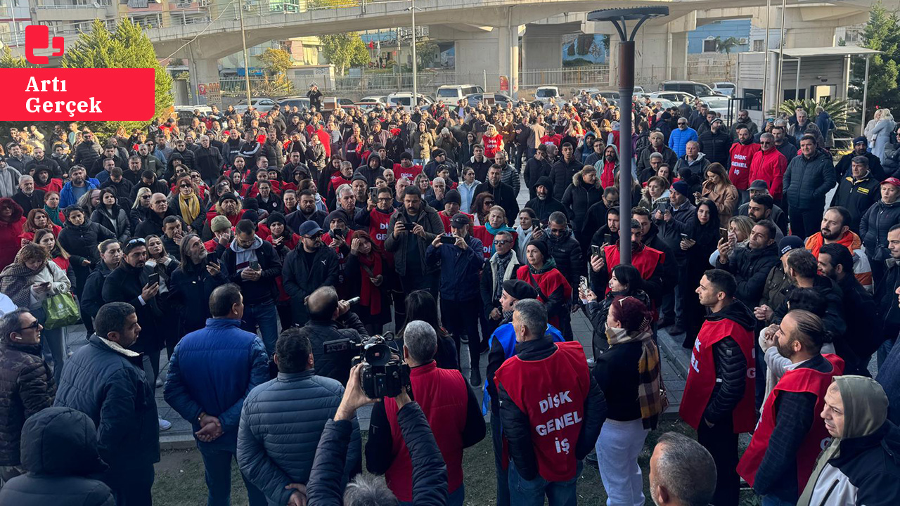 Bayraklı Belediyesi işçileri grevde: 'İstediğimizi alıncaya kadar mücadele edeceğiz'