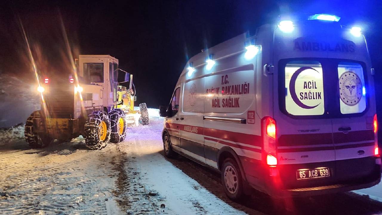 Van'da 9 yerleşim yeri ulaşıma kapandı