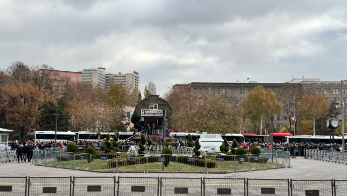 Siyasetçi ve insan hakları savunucularına tutuklama talebi