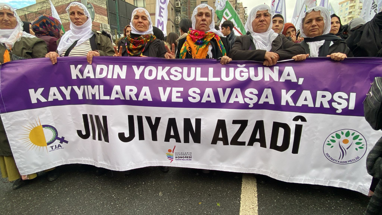 İstanbul’da 'İnsanca yaşam' mitingi:  'Savaşa, kayyıma, yoksulluğa ve talana dur de'