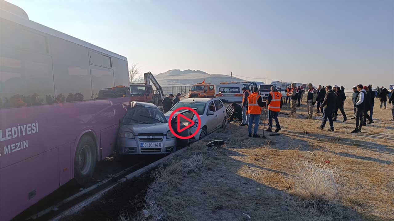 Van'da 30 aracın karıştığı zincirleme trafik kazası: İki ölü