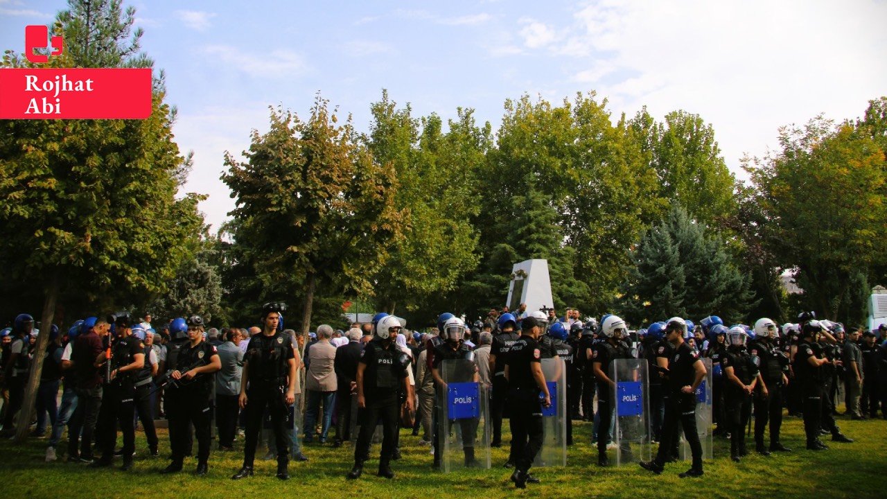 Diyarbakır'da eylemlere abluka, sloganlara engelleme: 'Siyasetin, sivil toplumun, halkın sesini kısmaya çalışıyorlar'