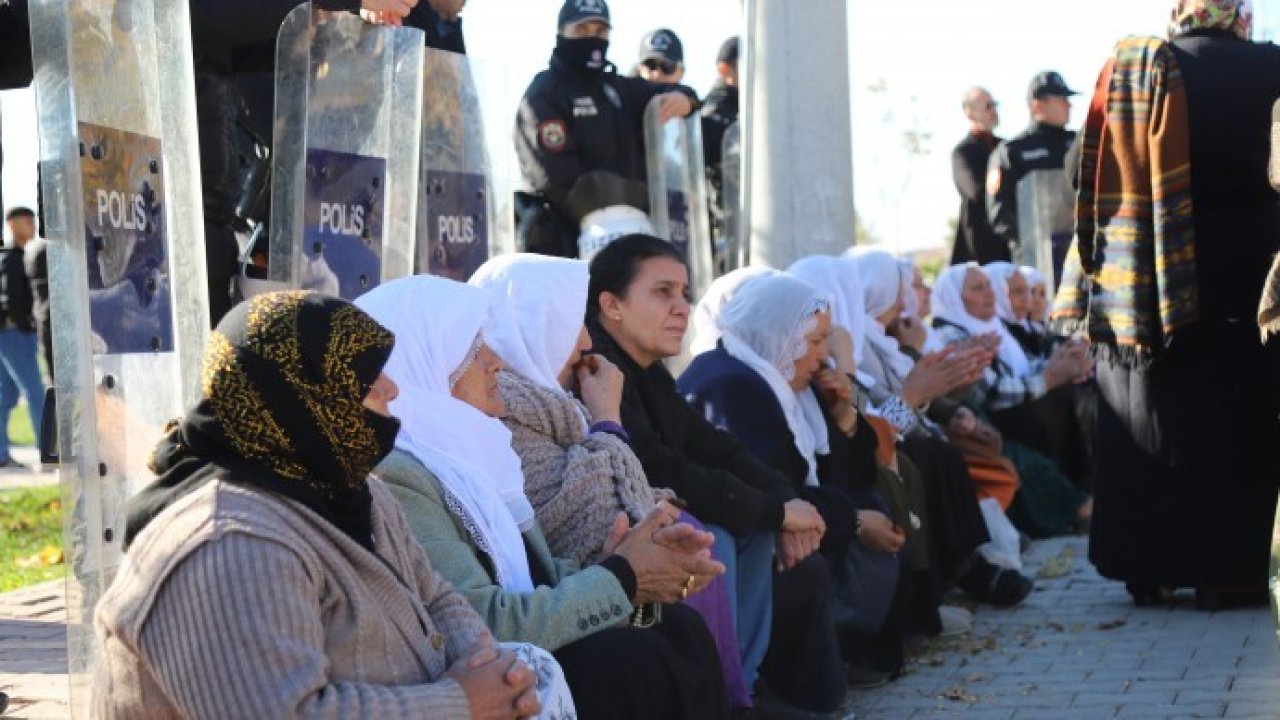 Kamışlo sınırında nöbet dördüncü gününde: 'Rojava sadece Kürtlerin değil, tüm insanlığın onurudur'