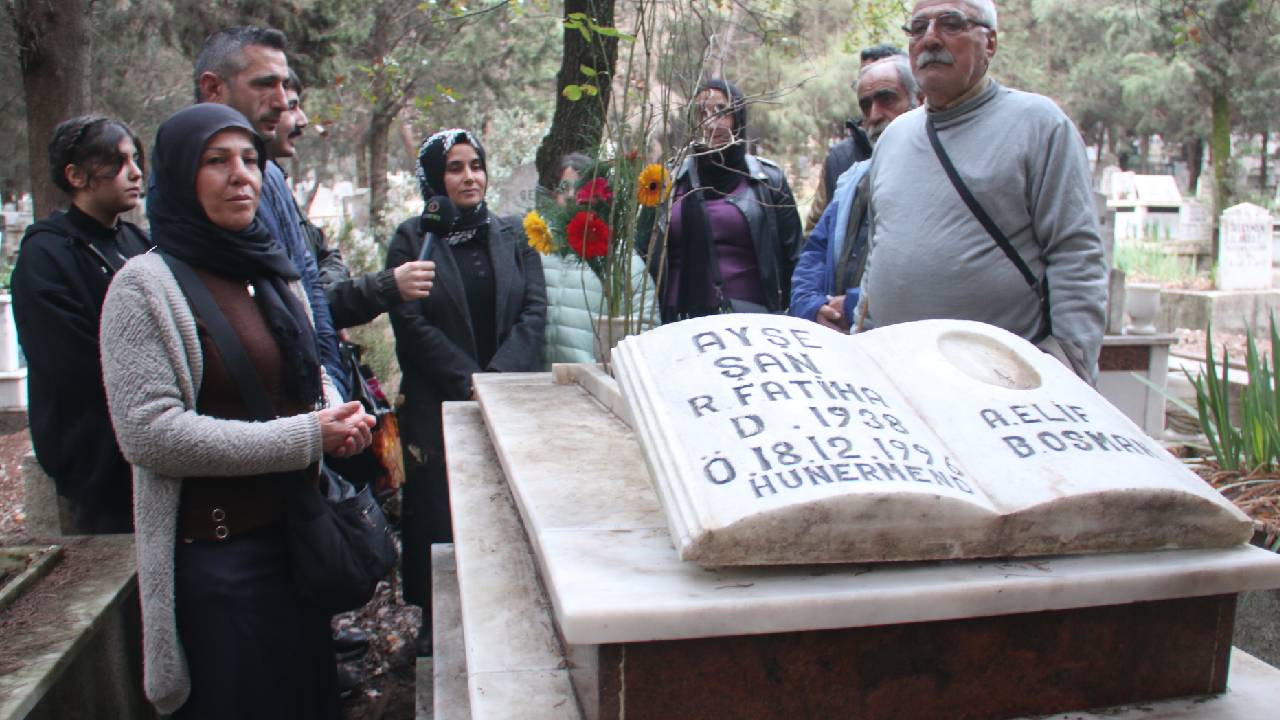 Eyşe Şan İzmir’de mezarı başında anıldı