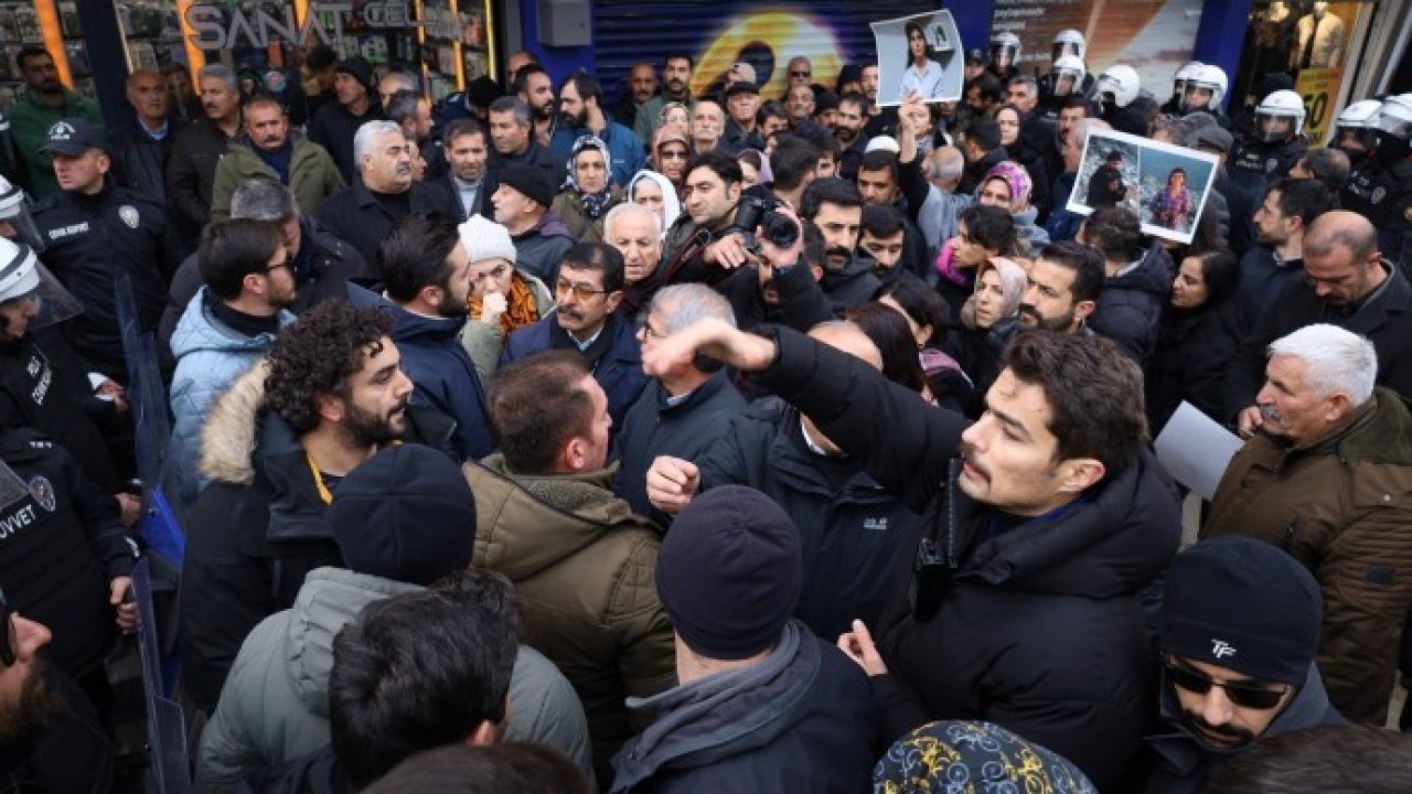 Katledilen gazeteciler için yapılan açıklamaya polis saldırısı: Dokuz gazeteciye gözaltı