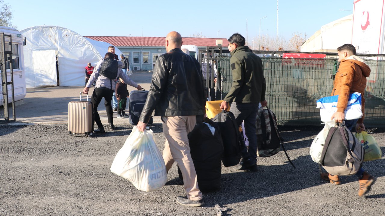 Türkiye'deki Suriyeliler için 'sınırdan geçiş kolaylığı' genelgesi