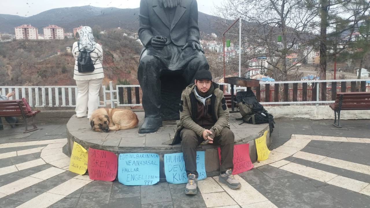 Dersim'de yurttan uzaklaştırılan öğrenci açlık grevinde