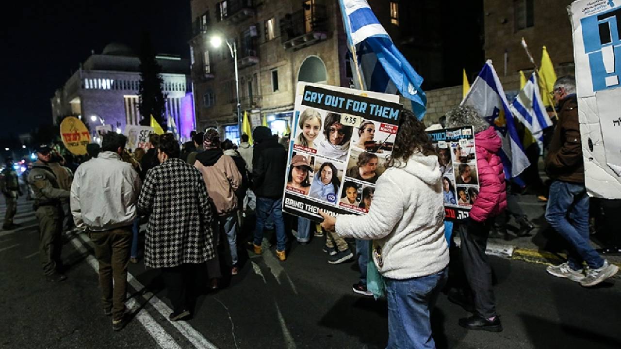 Katar'da rehine takası görüşmeleri: İsrail heyeti 'iç müzakereler' için ülkeye dönüyor