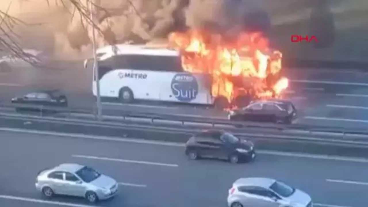 Bağcılar'da yolcu otobüsünde yangın