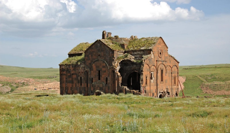 Taşın şiiri: Ani