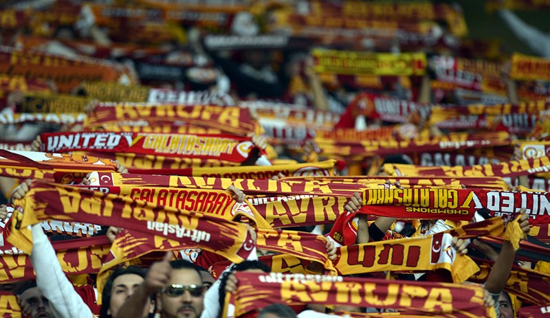 Galatasaray-Başakşehir maçında protesto sesleri