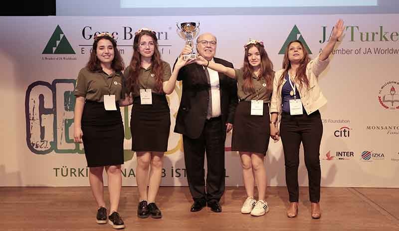 Çevre dostu makine ile ‘Yılın Girişimcisi’ seçildiler