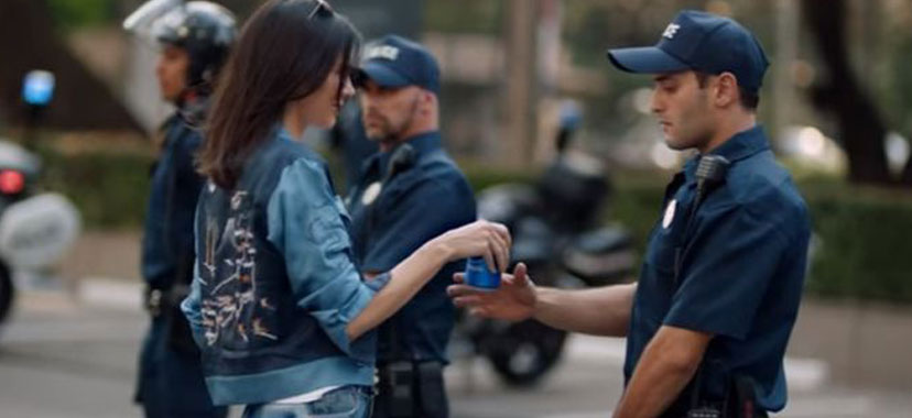 Pepsi reklamı geri çekti