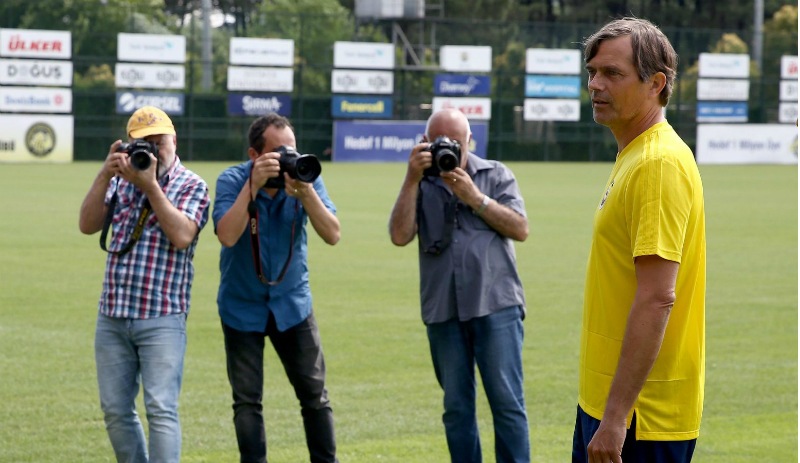 Fenerbahçe'den basına açık ilk idman