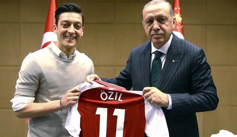 Baba Özil: Mesut'un yerinde olsam takımdan ayrılırım