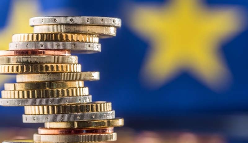 Euro Bölgesi'nde enflasyon ve işsizlik geriledi