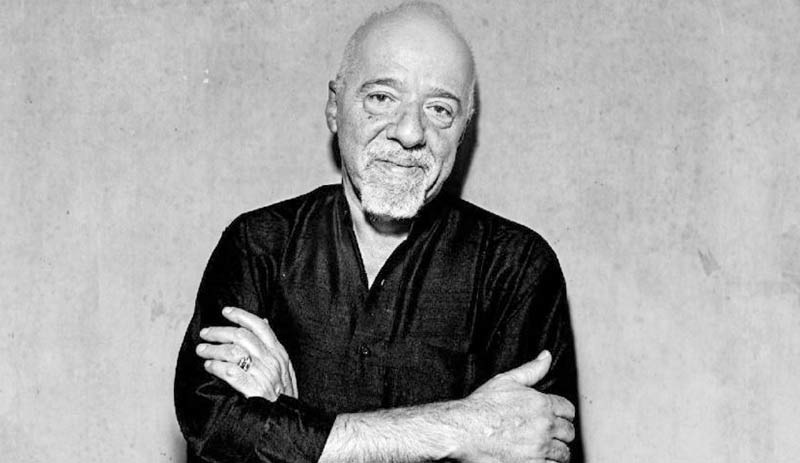 Paulo Coelho'dan Mesut Özil paylaşımı