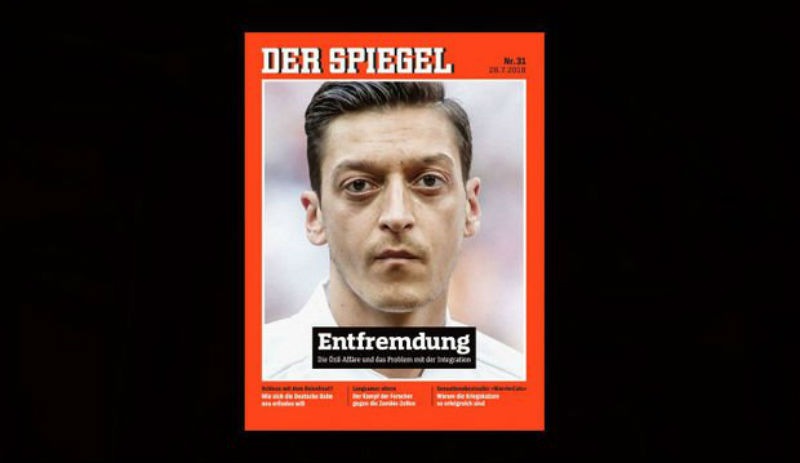 Der Spiegel Mesut Özil'i kapak yaptı