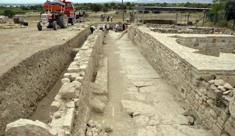 Tripolis Antik Kenti'nde 45 metrelik sokak bulundu