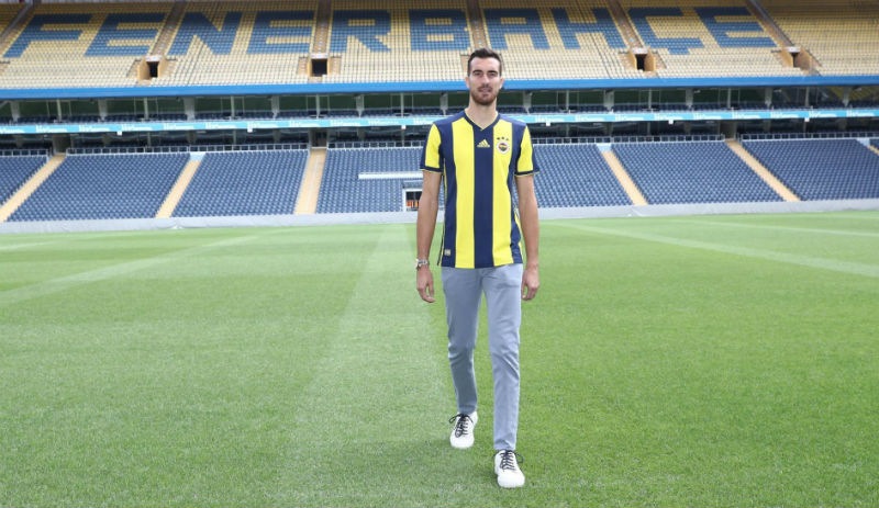 Harun Tekin resmen Fenerbahçe'de