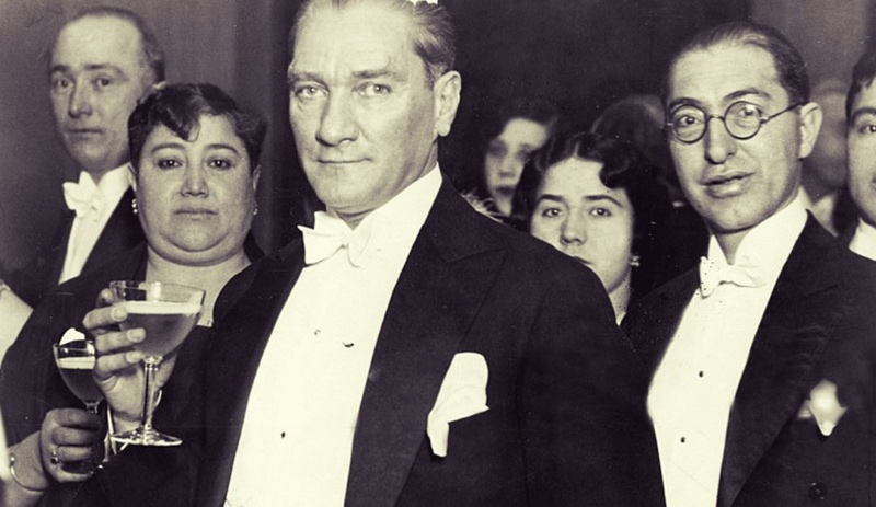 'Atatürk parasını hızlı harcar, bittiğini anlamazdı'