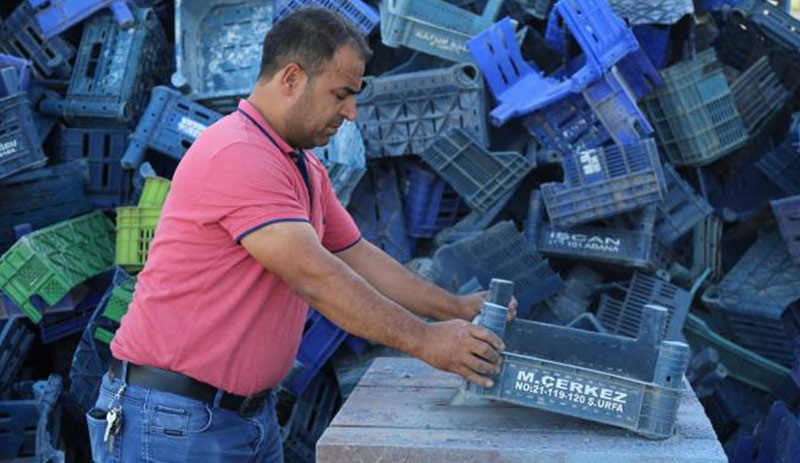 Baskılardan bıkan Kürt müzisyen müziği bıraktı, atık topluyor