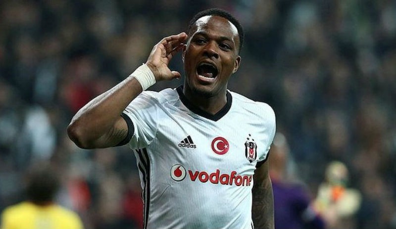 Cyle Larin 11'e dönüyor