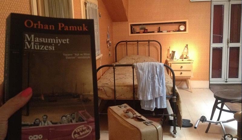 Orhan Pamuk'un kitabını okutan öğretmene kınama