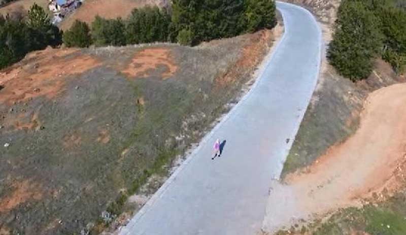 İlk kez drone gören köylü, korkup kaçtı