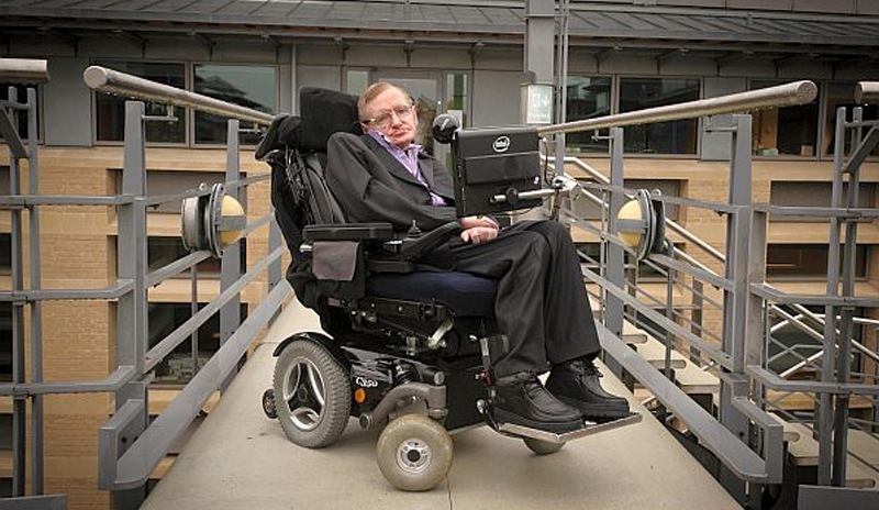 Hawking'in 22 kişisel eşyası 1,8 milyon sterline satıldı