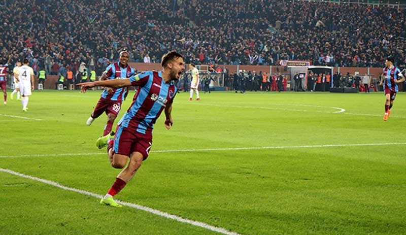 Trabzonspor, Fenerbahçe'yi 2-1 mağlup etti