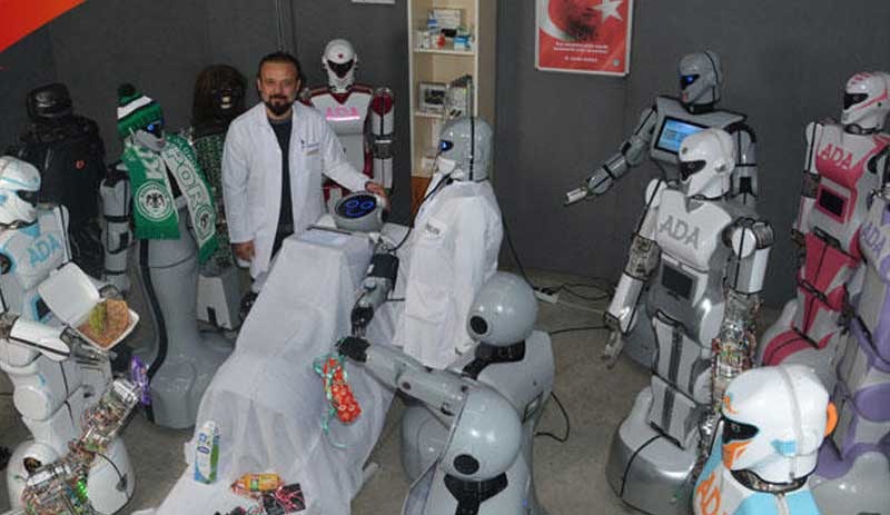 Parçalanan Konyalı robotu 'arkadaşları' yalnız bırakmadı