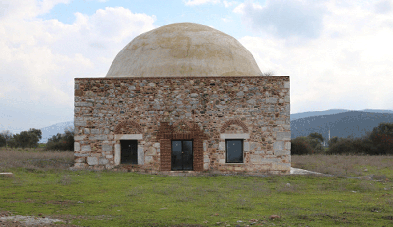 Kanuni'nin yaptırdığı mescide metal doğrama takıldı