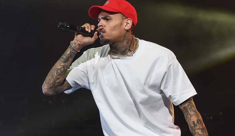 ABD'li şarkıcı Chris Brown Fransa'da gözaltına alındı