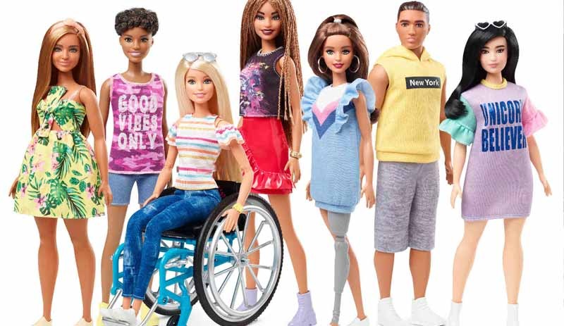 Tekerlekli sandalyede ve protezli Barbie geliyor