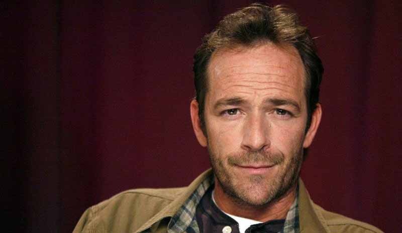 Oyuncu Luke Perry hayatını kaybetti