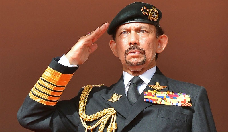 Brunei'de eşcinsel ilişkiye ve zinaya recm cezası geliyor