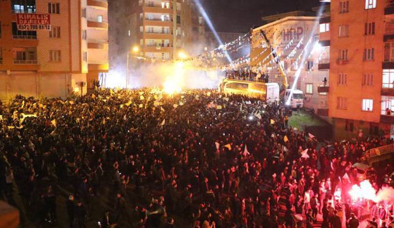 HDP'nin Diyarbakır adayları: Zaferi Güven’e ve Kışanak'a ithaf ediyoruz