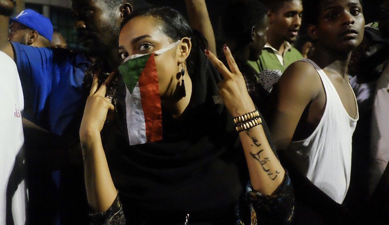 Sudanlı muhalifler: Darbe çözüm değil, gösteriler sürecek