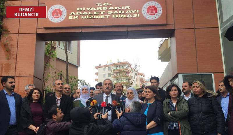 Diyarbakır Büyükşehir Belediye Eş Başkanı Mızraklı mazbatasını aldı