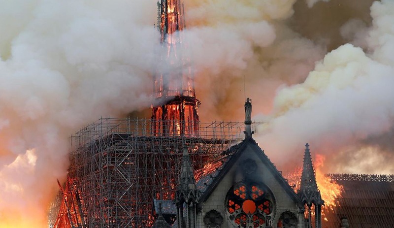 Notre Dame Katedrali için bağış yağıyor