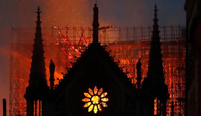 Notre Dame: Hangi eserler kurtarıldı, hangilerinin akıbeti belirsiz?