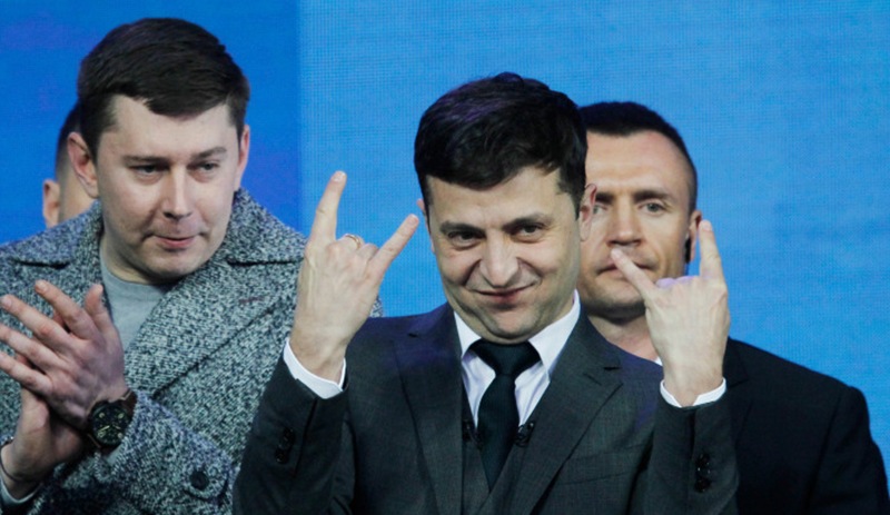 Ukrayna'nın yeni lideri belli oldu: Komedyen Zelenskiy