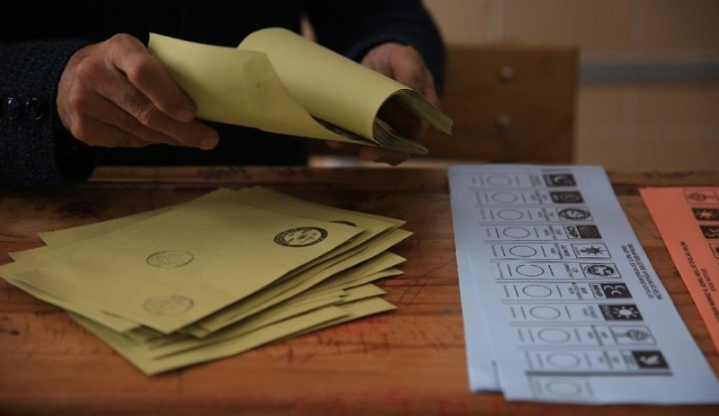 AKP seçim sisteminde değişikliğe hazırlanıyor