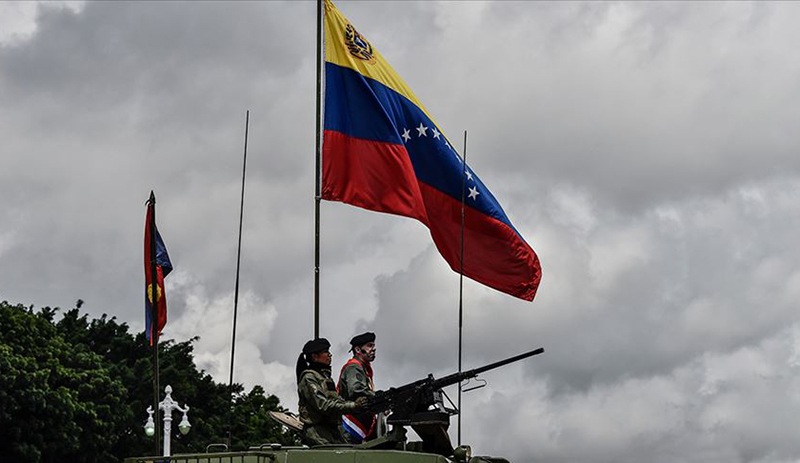 Venezuela'da darbe girişimi, Madura 'ordu yanımda' dedi